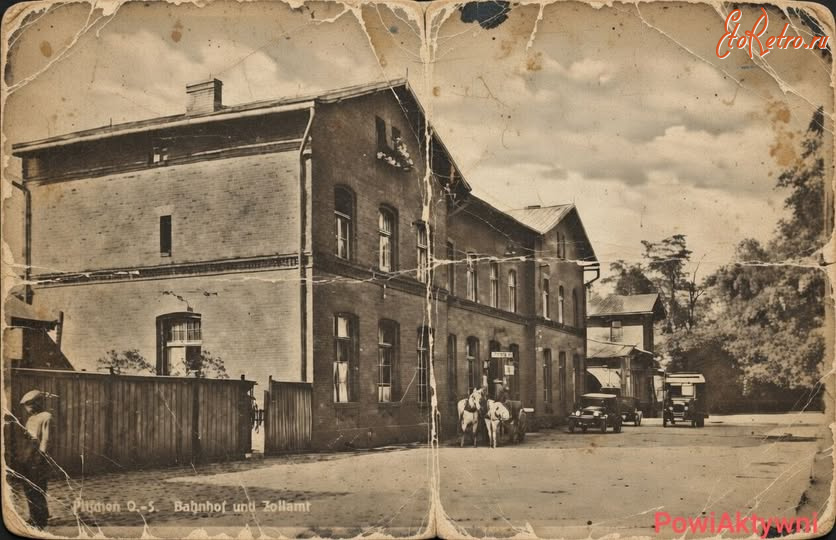 Польша - Бичина. Польща. Будинок залізничного вокзалу.