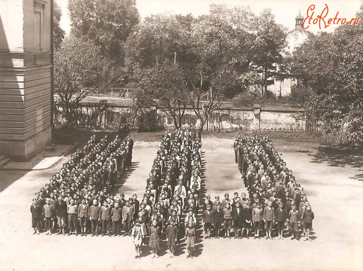 Польша - Ярослав.  Польща. Українська державна гімназія.  Поч.1940-х років.