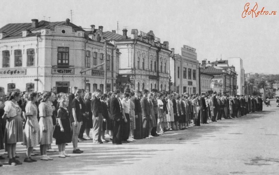 Чебоксары - Построение физкультурников на Красной площади. 1952-1953 год
