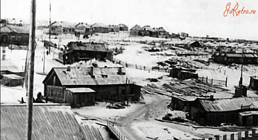 Ямало-Ненецкий автономный округ - Аксарка. Улица Первомайская.