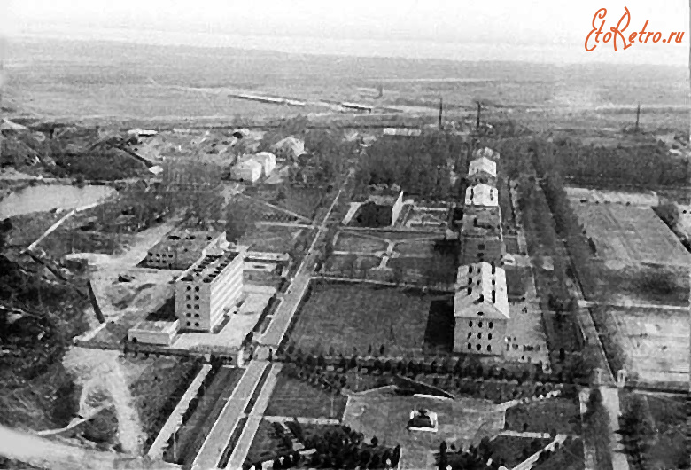 Благовещенск - Благовещенское высшее танковое командное краснознамённое училище.