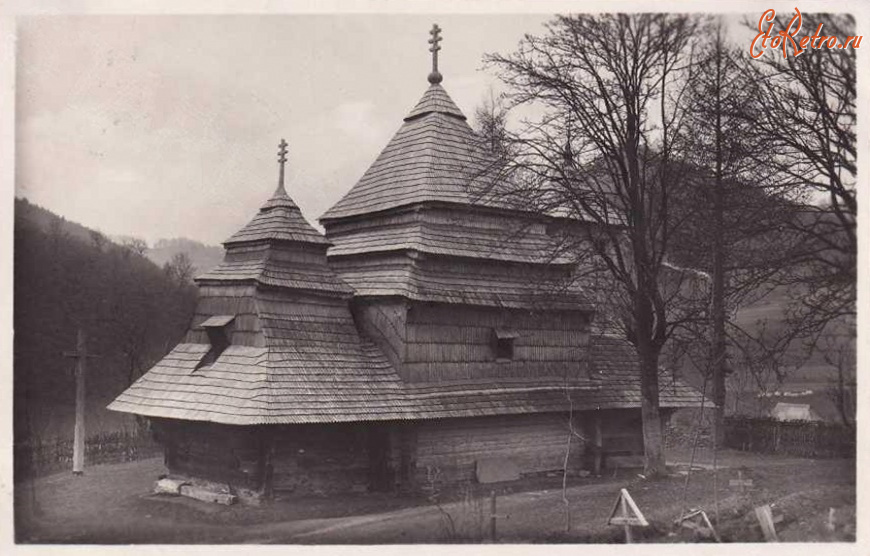 Закарпатская область - с. Ужок. Закарпатська обл. Дерев