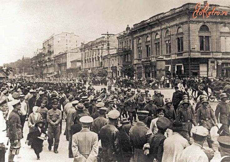 Киев - Київ.  Марш німецьких військ по Хрещатику. 1918 р.