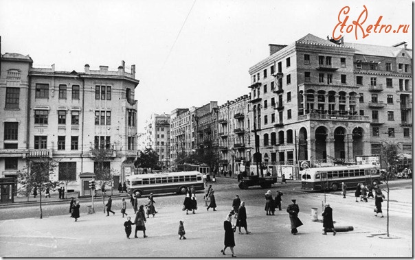 Киев - Киев.  Угол улиц Красноармейской и Саксаганского.