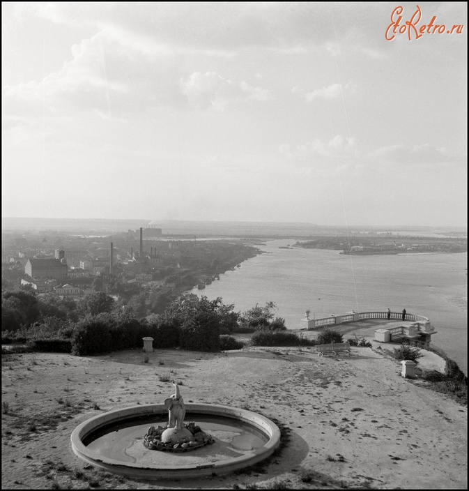 Киев - Киев.  Довоенный фонтан-слоненок возле балюстрады. Фото Герберта Листа.