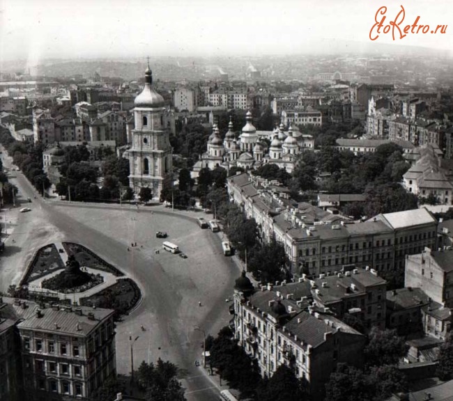 Киев - Київ.  Вид на Софійську площу і пам