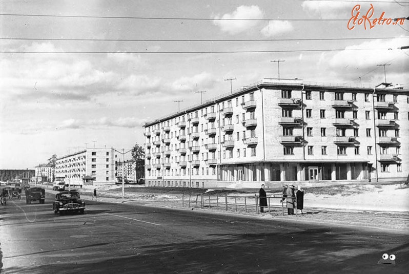 Киев - Киев.  Перекресток Харьковского шоссе и улицы Гашека.