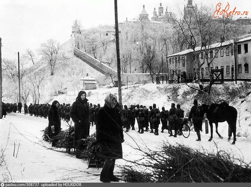 Киев - Київ.  Угорські війська біля Нижніх печер Києво-Печерської Лаври.