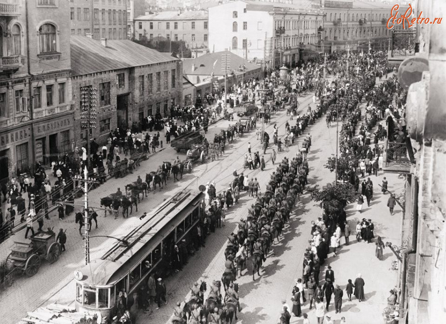 Киев - Київ.  Спільний  парад польських  військ і  солдат  УНР  9 мая 1920 року.