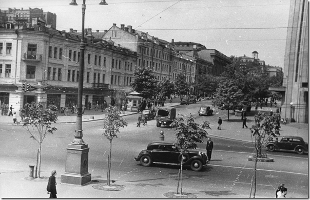 Киев - Київ.  Ріг вулиць Леніна і Хрещатика.