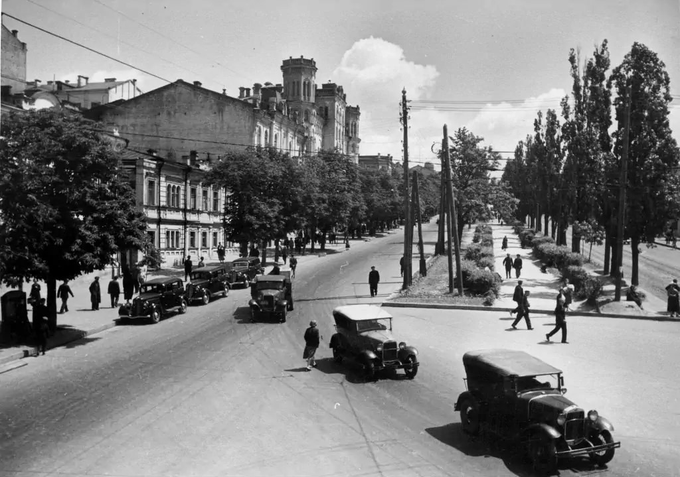 Киев - Київ.  Бульвар Тараса Шевченка.