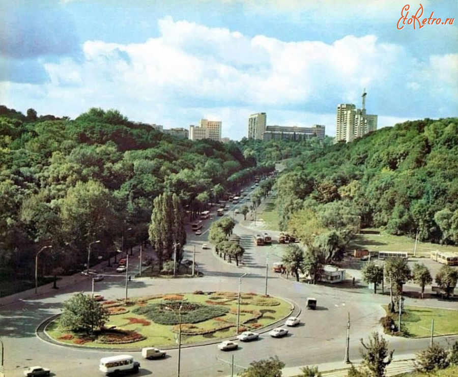 Киев - Київ.  Бульвар Дружби народів.