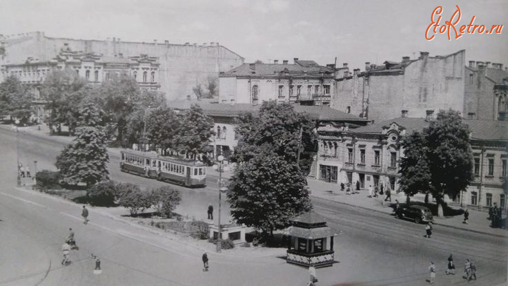 Киев - Київ.  Вулиця Володимирська, поблизу Театральної площі.