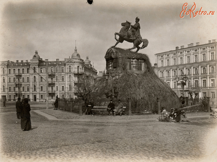 Киев - Старый  Киев.  Памятник  Богдану Хмельницкому.