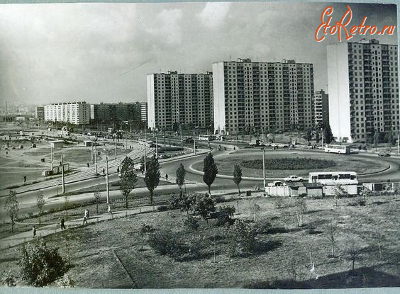 Киев - Киев.  Оболонь. Площадь дружбьі народов.