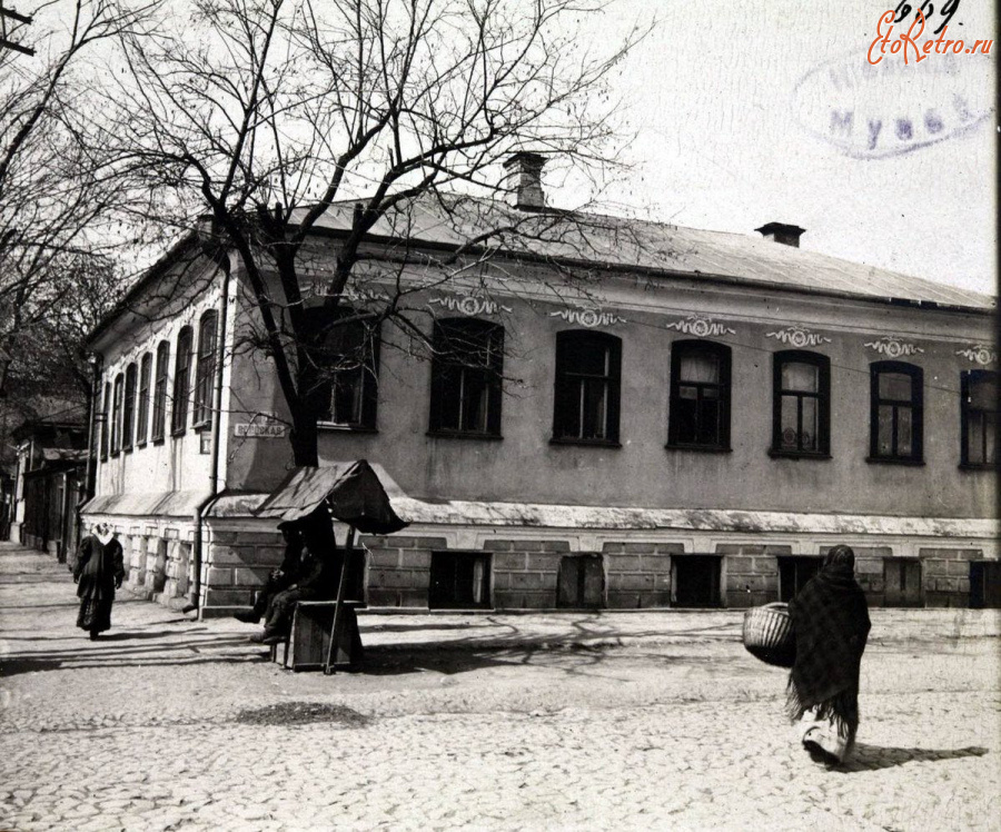 Киев - Київ.  На Подолі.