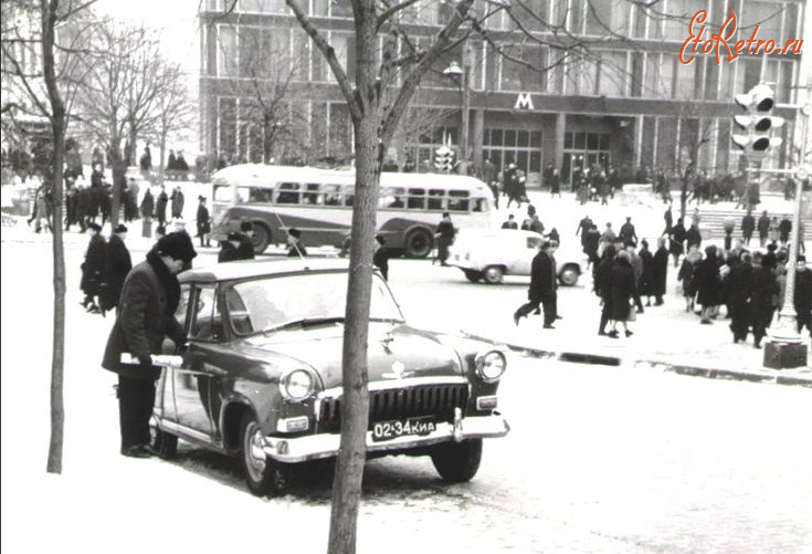 Киев - Київ на вул.Свердлова.