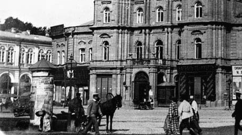 Киев - Київська афішна тумба на Думській площі.  Кін. XIX ст.