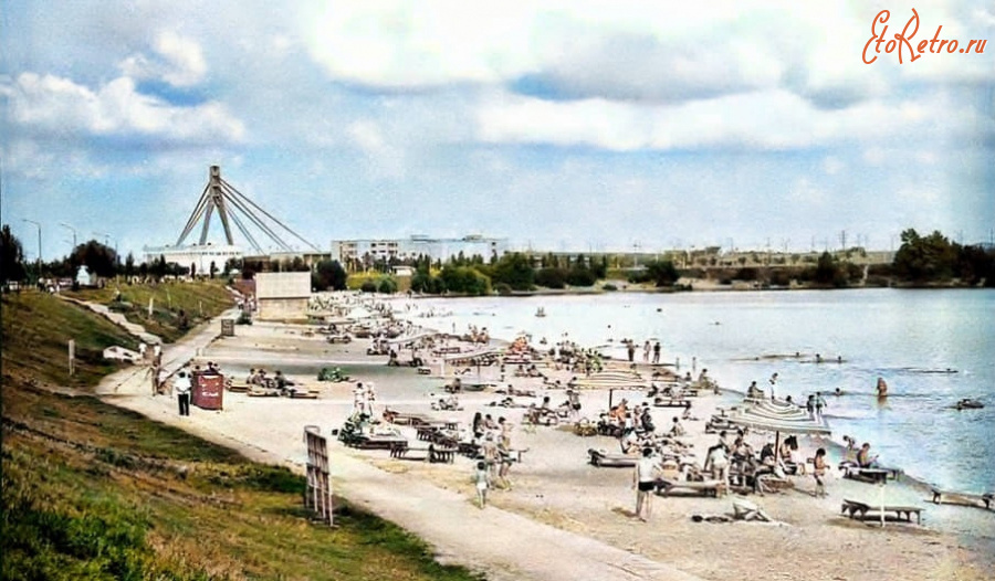 Киев - Київ. Пляж на озері Вербне на Оболоні.