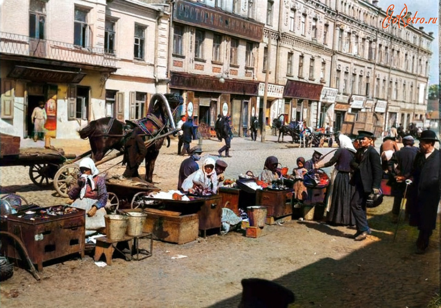 Киев - Київ.  Вулична їжа на ринку.