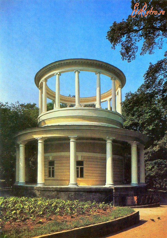 Киев - Киев.  Ротонда на Аскольдовой могиле.