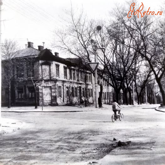 Киев - Київ. Вулиця Павлівська. Фото В.Яковлєва.