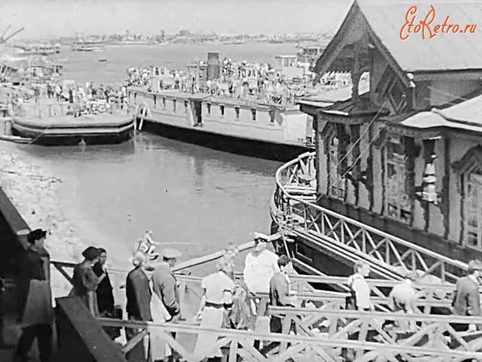 Киев - Київ. Пристань на Дніпрі.