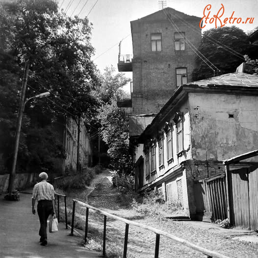 Киев - Київ. Вулиця Петрівська.