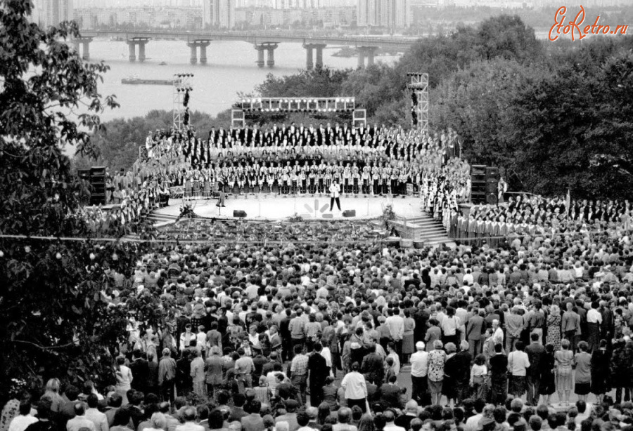 Киев - Київ.  Відкриття Співочого поля.  Фото С.Пятерикова.