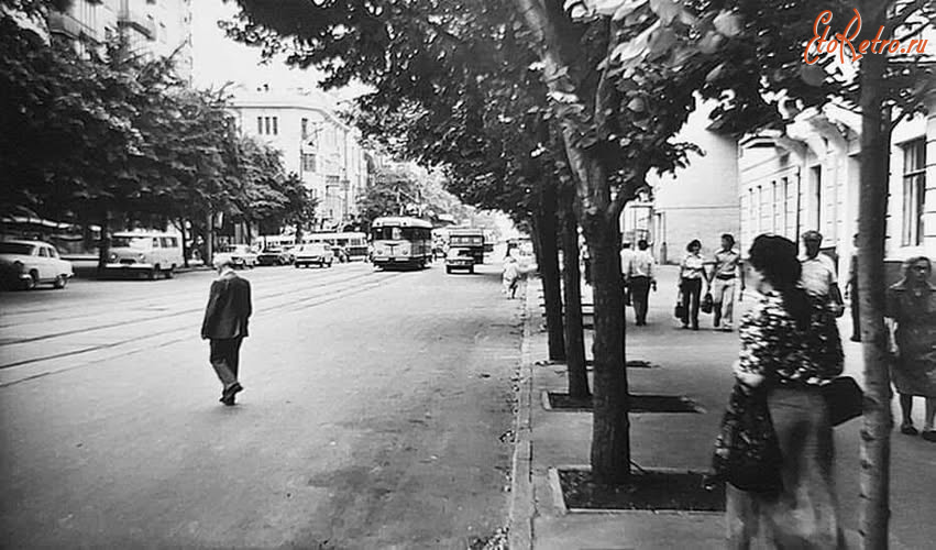 Киев - Київ.  Вул Саксаганського.