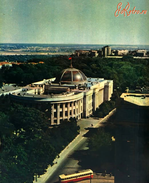 Киев - Київ.  Будівля Верховної Ради. Фото М.Козловського.