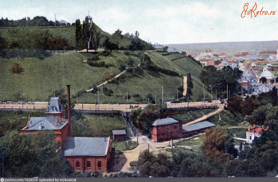 Киев - Киев.  Верхнее старое машинное здание водопровода.