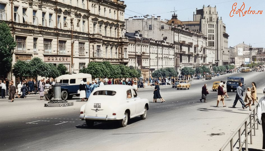 Киев - Київ. Цікаві автівки на старому Хрещатику.