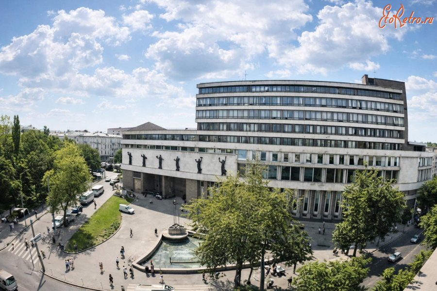 Киев - Київ.  Львівська площа і Республіканський  будинок журналіста..