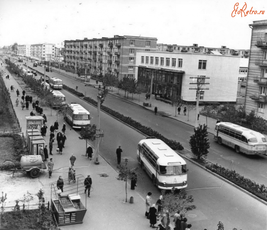 Киев - Київ.  Проспект Миру.