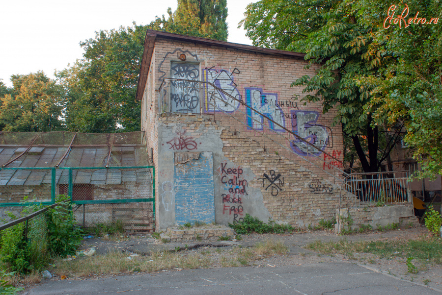 Киев - 2016 год (17.07.2016). Украина. Киев. Борщаговка. Лицей № 197. 17.07.2016. Ukraine. Kyiv. Borshchahivka. Lyceum № 197.