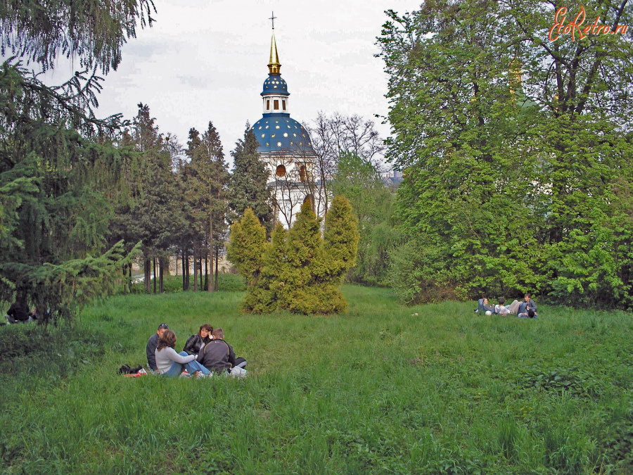 Киев - 2006 год (09.05.2006). Украина. Киев. Национальный ботанический сад имени Н. Н. Гришко НАН Украины. 09.05.2006. Ukraine. Kyiv. M. M. Hryshko National Botanical Garden.