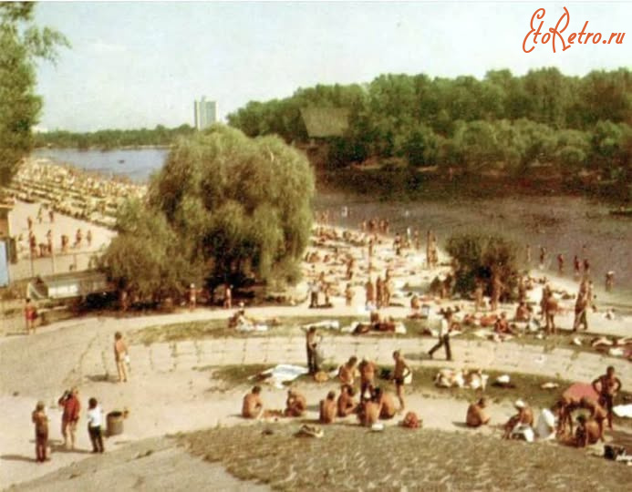 Киев - Киев.  Гідропарк. На пляжі.