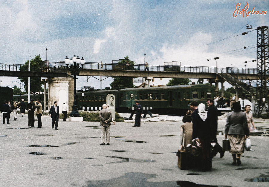 Киев - Київ.  Приміський вокзал.