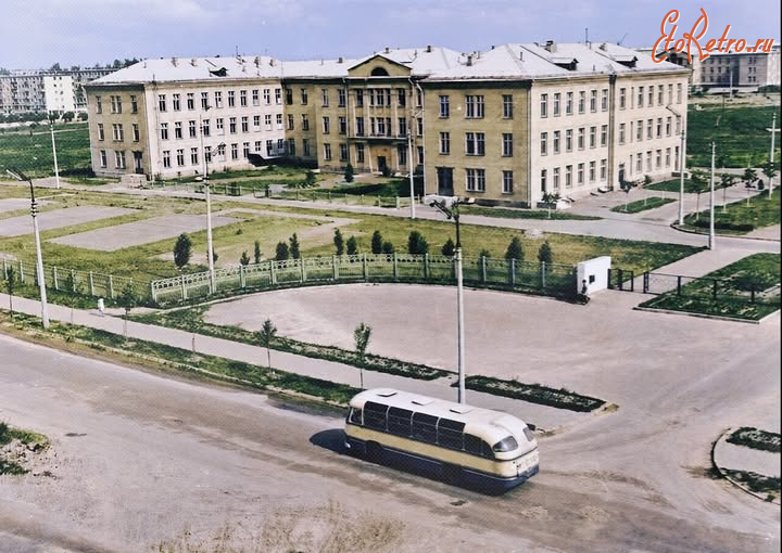Киев - Київ.  Медмістечко на Відрадному.