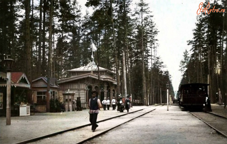 Киев - Київ.  Трамвайна зупинка в Пущі-Водиці.
