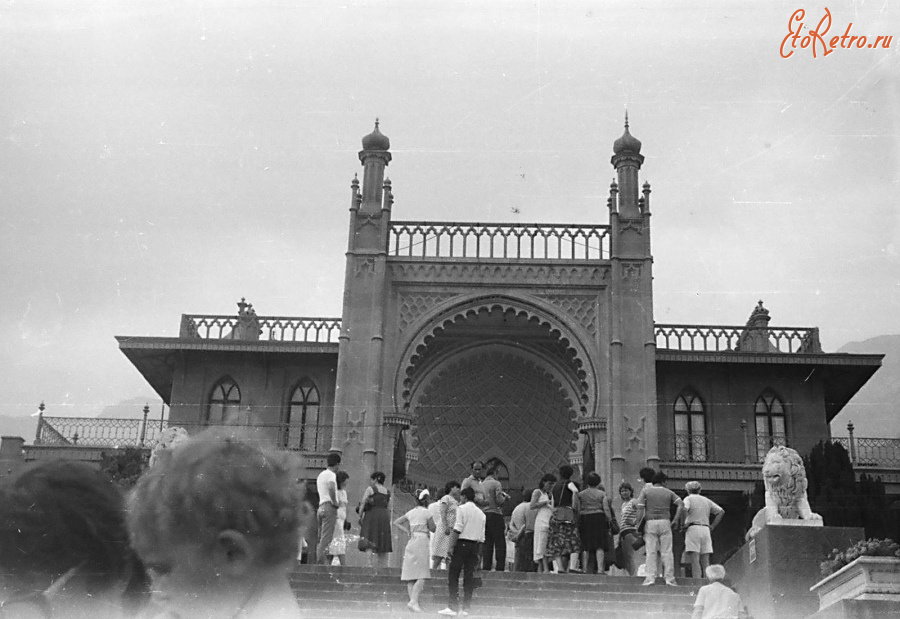 Алупка - Воронцовский дворец Южный фасад.