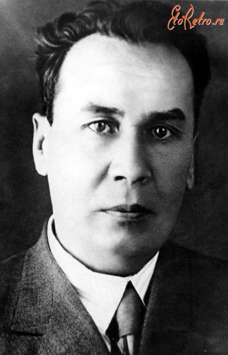 Харьков - Кошкин М.И. (1898-1940) – Главный конструктор танкового КБ Харьковского завода им.Коминтерна,  создатель танка Т-34, признанного лучшим танком 2-й мировой войны