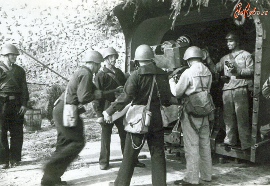 Одесса - Одесса.Лето 1941 г. Расчет береговой батареи ведет огонь по немецко-фашистки оккупантам