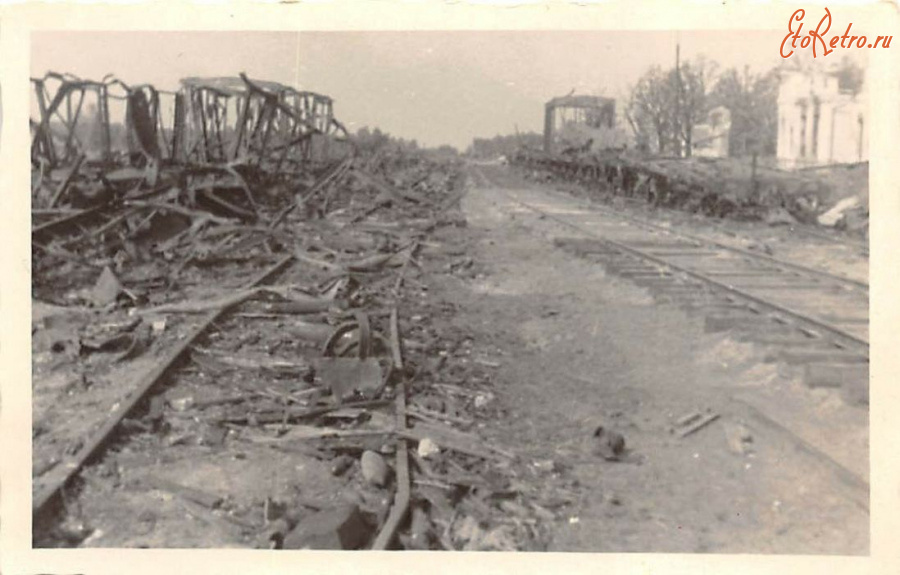 Яблонец - Разрушенная железнодорожная станция Яблонец во время немецкой оккупации 1941-44 гг в Великой Отечественной войне