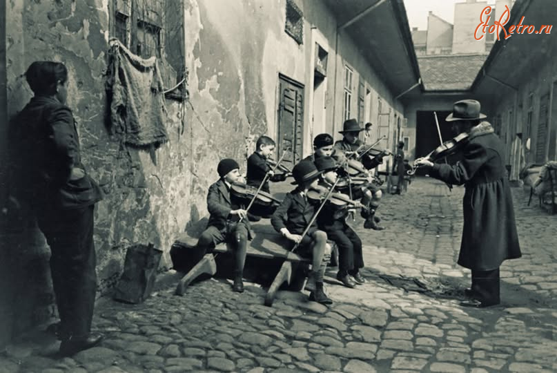 Мукачево - Мукачево.  Музиканти.