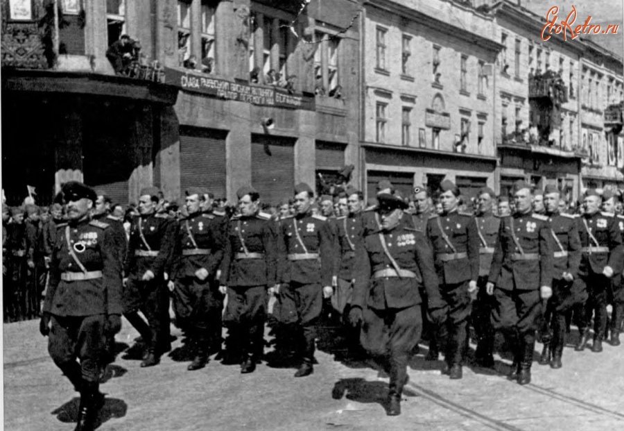 Львов - Львів.  Військовий парад  9 травня 1945 року.