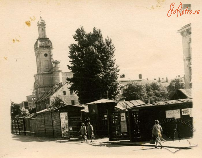 Львов - Львів.  Ринок на вул. Тершаківців