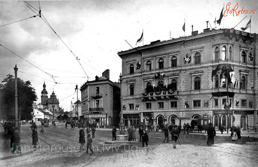 Львов - Львів.  Галицька площа.