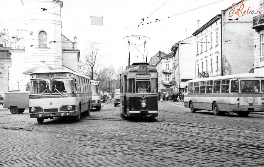 Львов - Львів.  Трамвай №7 на вулиці Тараса Шевченка.